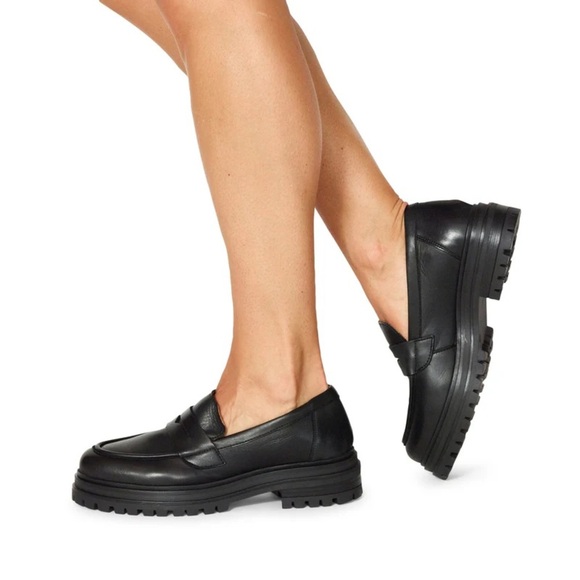Miz Mooz Legend Black Leather Chunky Platform Loafer size 38 (7.5 or 8) - Picture 4 of 13